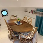 The Bush Houseboat - Kew Bridge Gardens, London