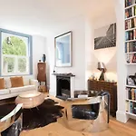 Beautiful Chiswick Home With Garden