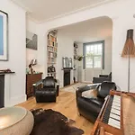 Beautiful Chiswick Home With Garden