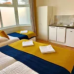 3 Bedrooms, 3 Baths, Spacious Lounge, Full Kitchen, Garden, Ground Floor, Free Parking