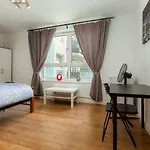Broxbourne Guest House