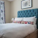 Veeve - Beautiful Interiors On A Battersea Crescent