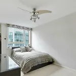 Zone 1 Riverside Apartment -St George Wharf
