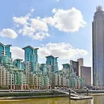 Zone 1 Riverside Apartment -St George Wharf