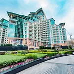Zone 1 Riverside Apartment -St George Wharf