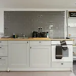 Modern Fitzrovia Apartment