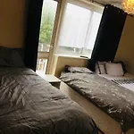 Room For 6 People