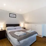 Luxurious Central Soho Apartment