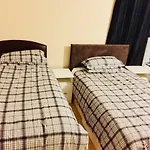 Room For 6 People