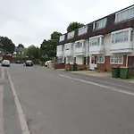 Four Bedroom Townhouse 12 Minutes Walk To Excel Exhibition Centre