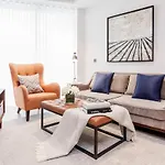Luxury 1 Bedroom Battersea Power Station Apartment