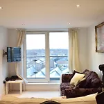 Chelsea / Imperial Wharf - Bright, Modern, Sunset View Apartment
