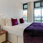 Premium Lexington Serviced Apartment
