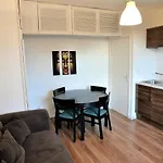 Apartment Near Hyde Park Sleeps 4