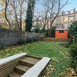 Stylish Flat With Garden In Notting Hill