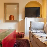 Stylish Flat With Garden In Notting Hill