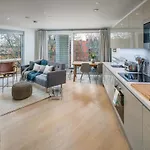 Modern 2 Bed Sleeps 6 W/Gym & Balcony In Southwark