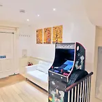 Piccadilly Circus Suites