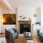 Fabulous 4-Bed House In Fulham With Garden!