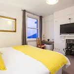 Oyo The Greenland Hotel