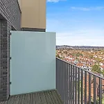 One Bedroom Modern Apartment Next To Wembley Stadium!