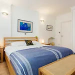 Veeve - South Kensington Garden Apartment