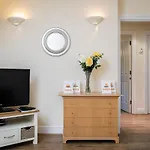 Oxford Street View Apartments