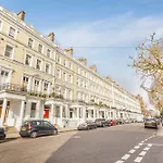 Classic South Kensington Home With Balcony