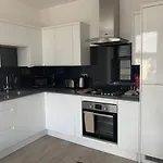 Morland Apartments - Hornchurch
