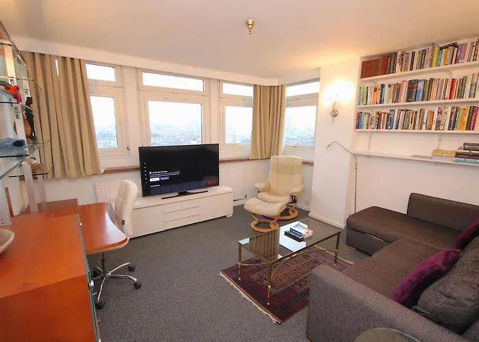 Soho Apartment With Excellent Views