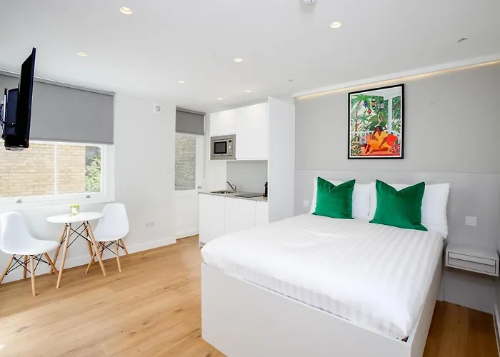 Cromwell Serviced Apartments By Stayprime