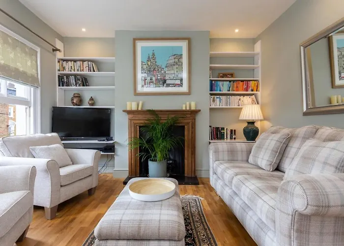 Quaint 2 Bedroom Flat - 9 Minutes Walk To Vauxhall Tube