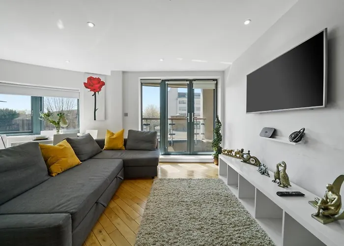 Amisha Modern Deluxe City 2 Bed Apartment By Tower Bridge