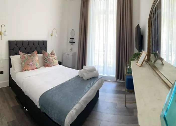 Dean Court Hotel