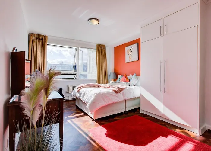 3-Bedroom, 3-Baths Apartment In Super Posh Marylebone, Central London, W1