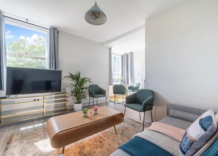 Lovely 1 Bedroom Apartment In Waterloo