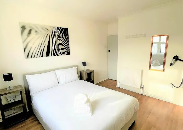 Stepney Green Comfy Double Bed Rooms 14
