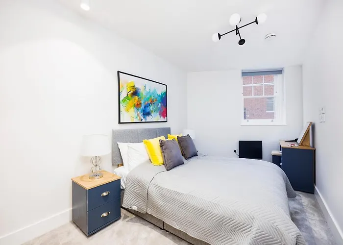 Luxury Spacious 2 Bed Apartment, London - Sk