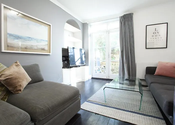Walk To Notting Hill /Paddington 1 B/R With Patio