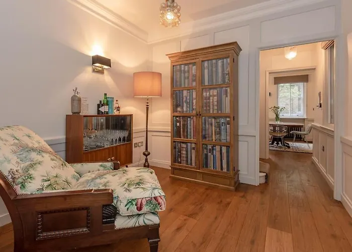 Stunning 3 Bed Townhouse In The Heart Of Mayfair