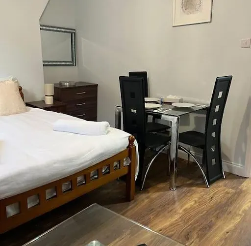 008- S2Premium Location Studio Apartment Central London