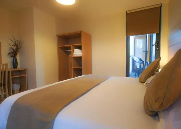 Crompton Court Apartments