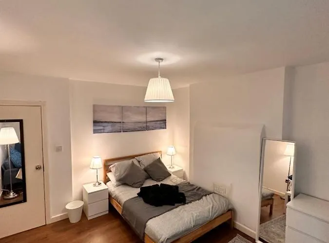 Perfect Family Home Next To London Bridge