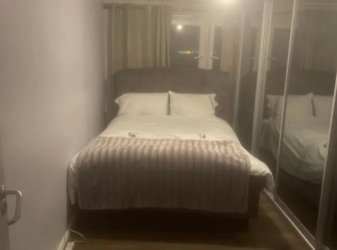 2 Bedroom Apartment In Stoke Newington