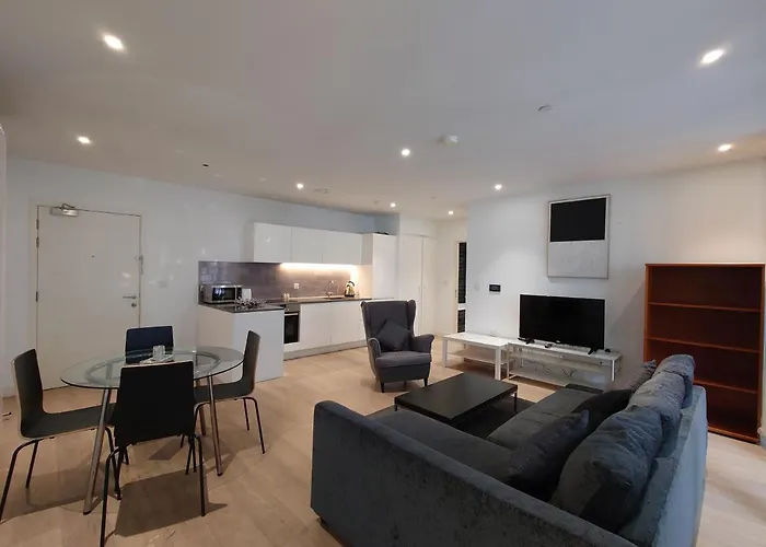 Fully Serviced One Bed Apartment In Royal Wharf