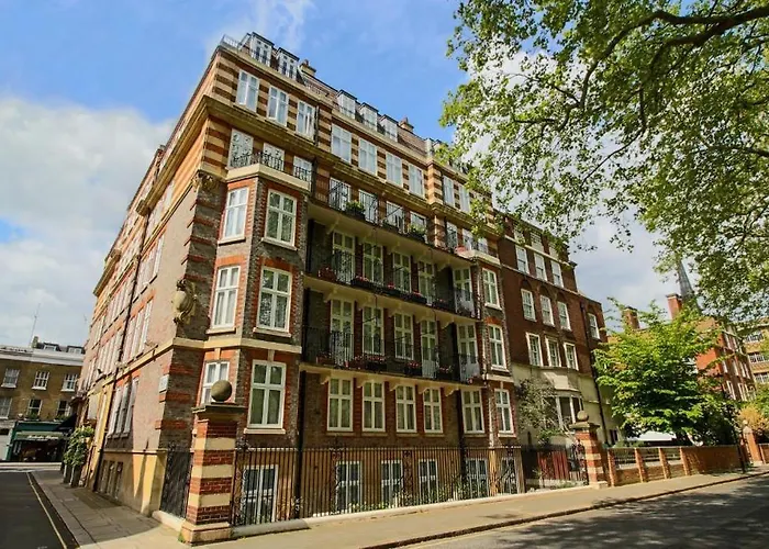 Rochester Hotel by Blue Orchid