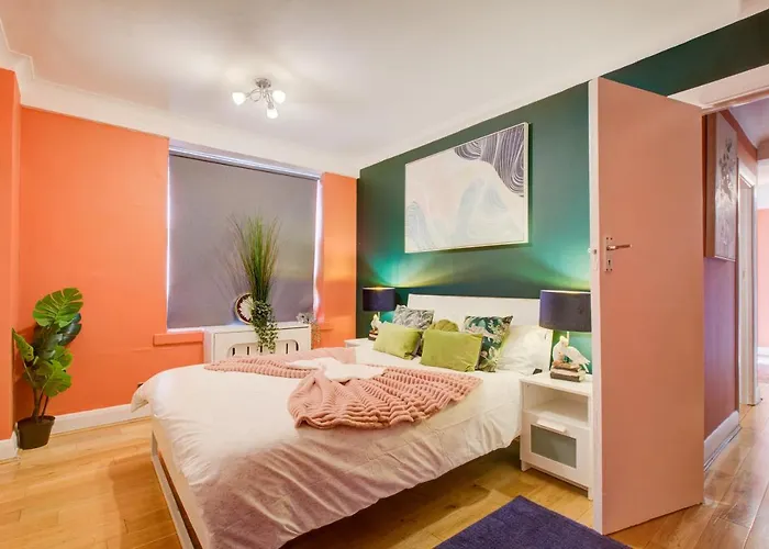 Hyde Park Private Family Apartment
