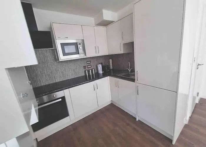 Flat 7 Fulham, 2 Bedroom, 1 Bathroom Flat