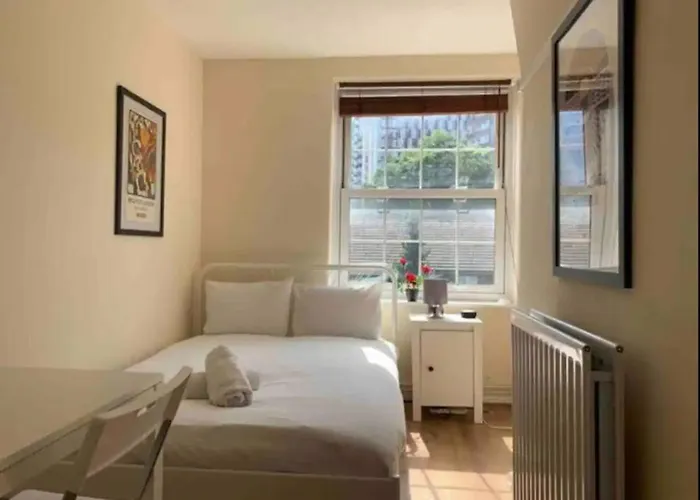 Aplacetostay Central London Apartment, Zone 1 Nhg