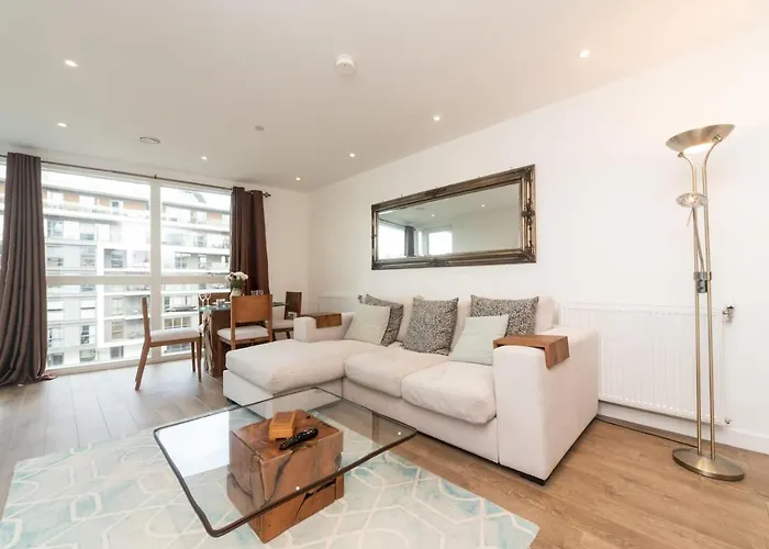 Pass The Keys Breathtaking 2 Bed 2 Bath Greenwich Riverside Flat